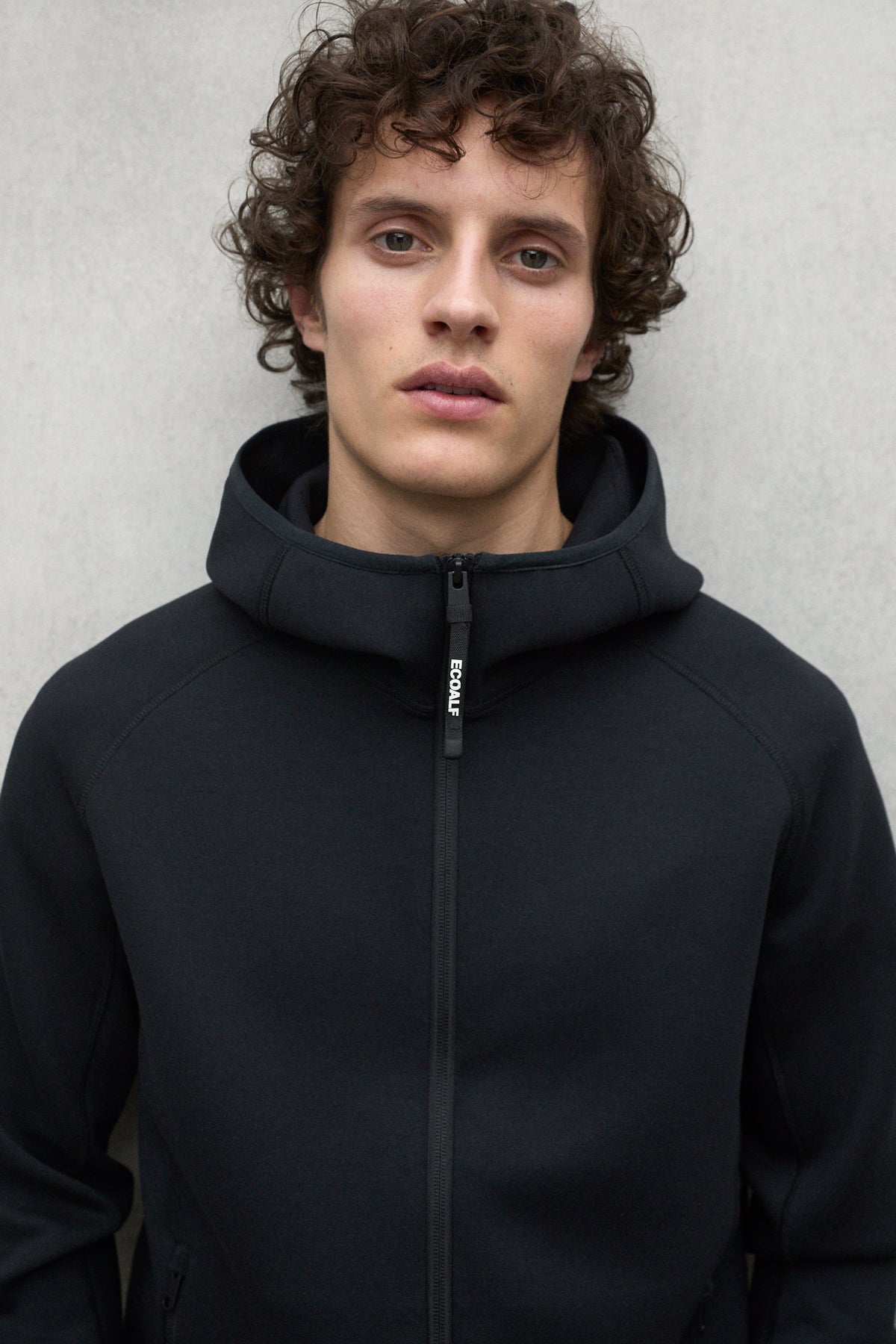 SUDADERA DASHEN NEGRA