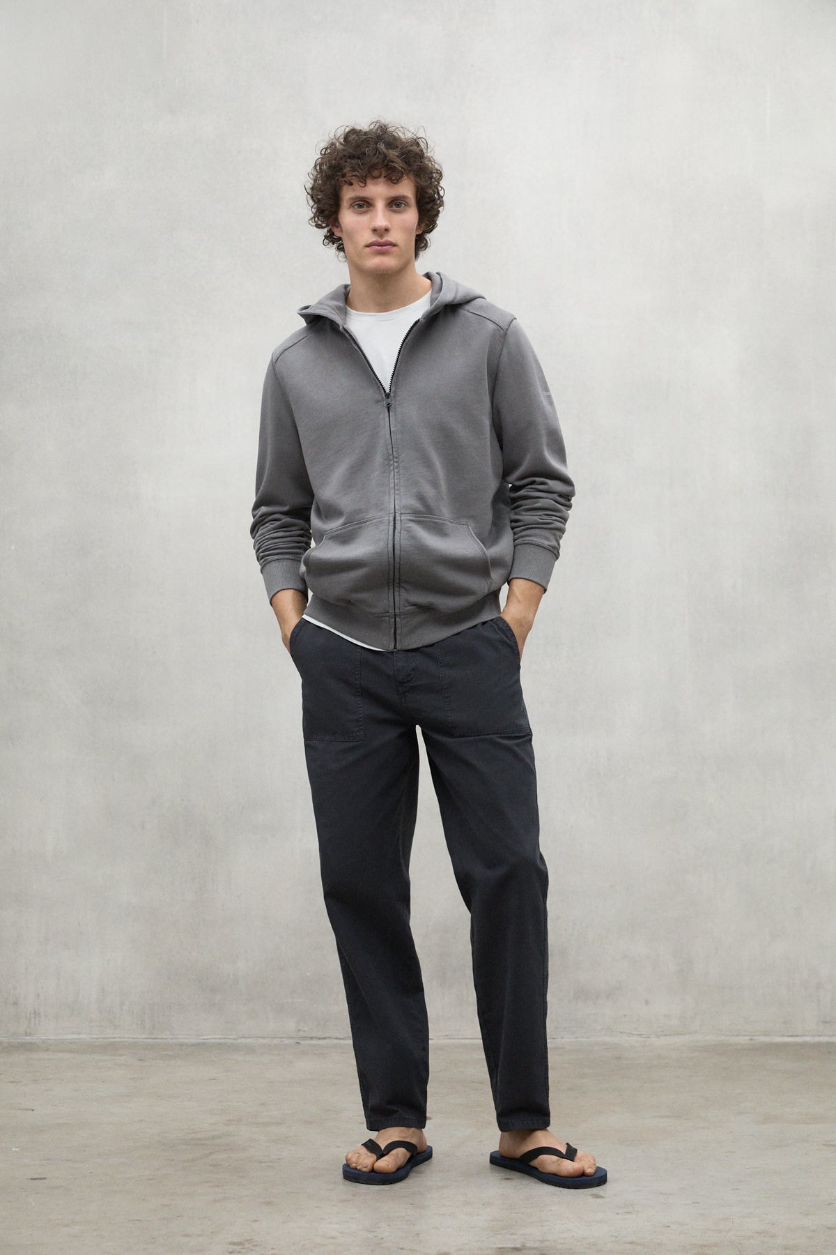 SUDADERA RENA GRIS OSCURO