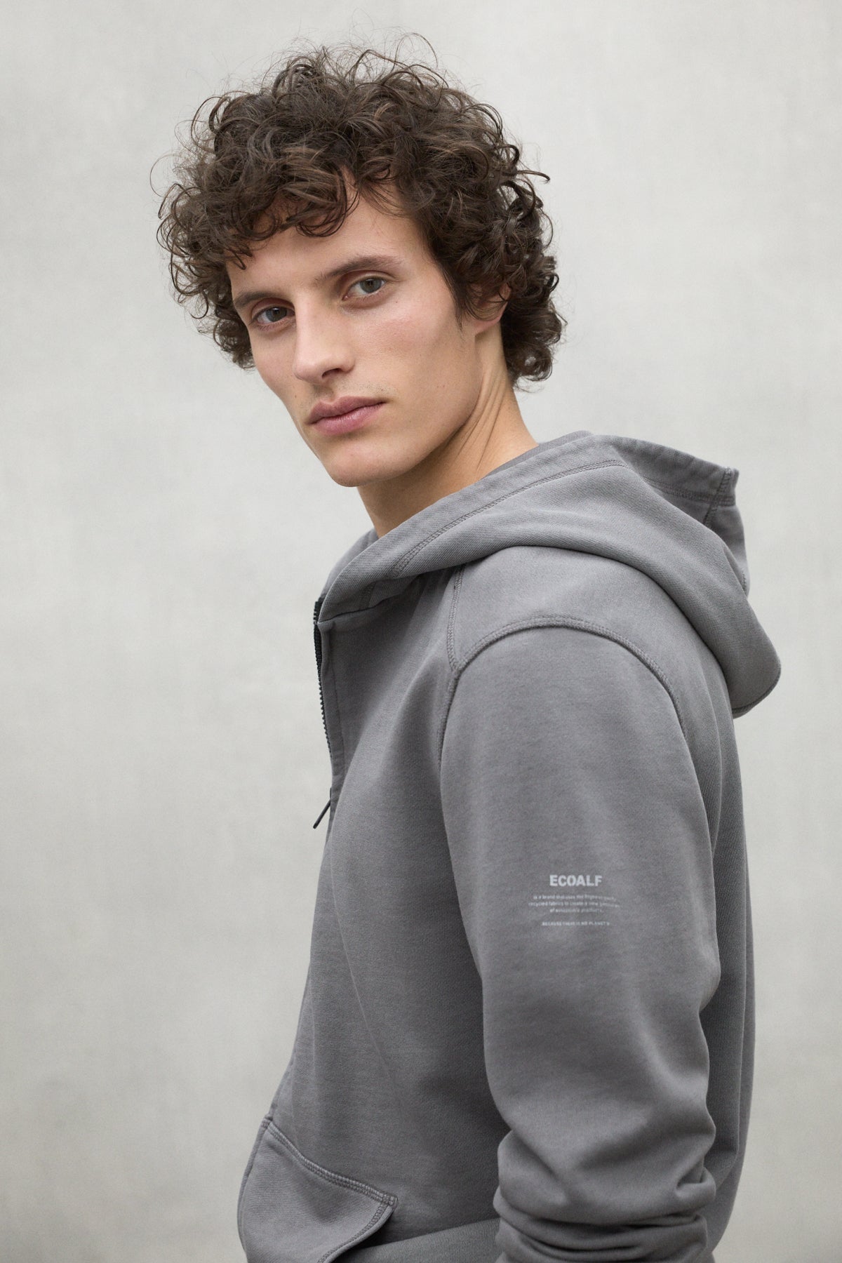 SUDADERA RENA GRIS OSCURO