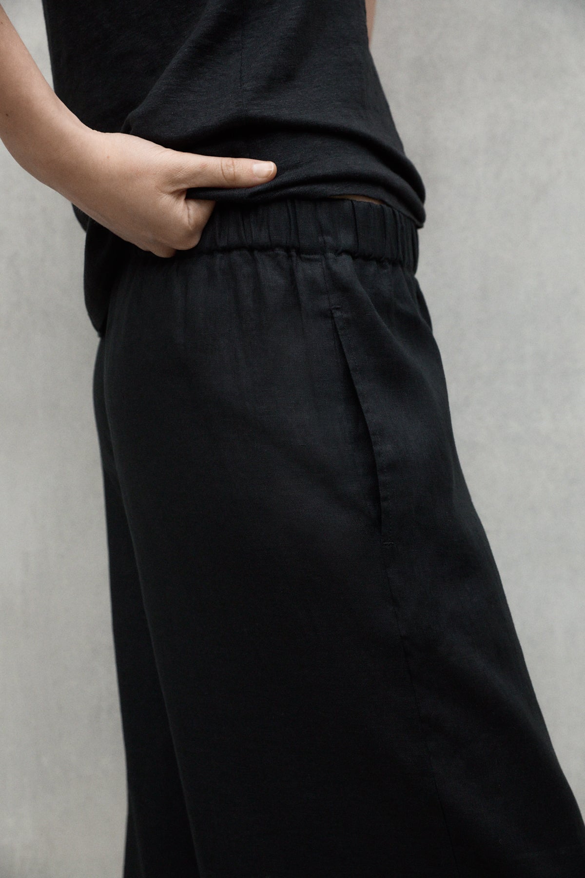 HOSE MOSSI SCHWARZ